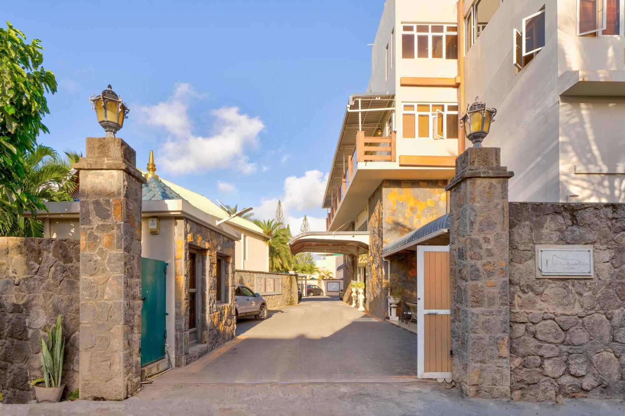 Pereybere Apartment With Breakfast And Private Balcony Pereybere Beach Dış mekan fotoğraf